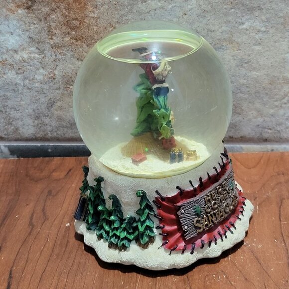 Here Comes Santa Claus Christmas Snow Globe Music Box Plays Jingle Bells Tune - Picture 5 of 12